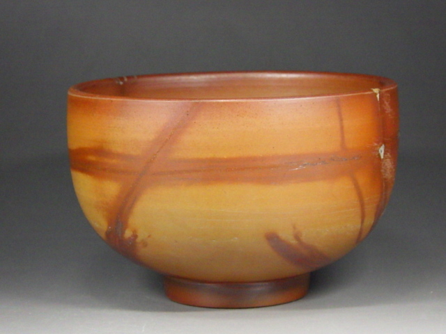 柴岡秀泉（備前緋襷磨き手抹茶茶碗）