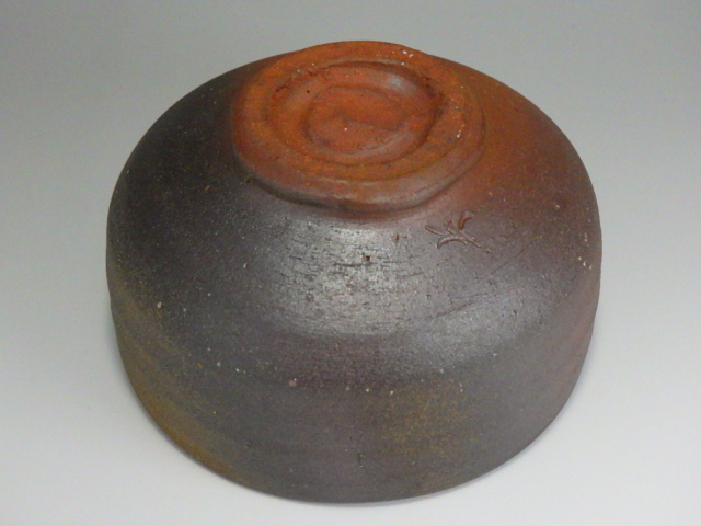 柴岡秀泉（備前緋襷磨き手抹茶茶碗）