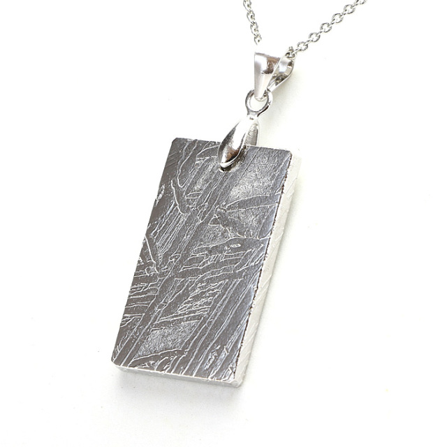 ペンダントトップ ムオニオナルスタ隕石 （ムオニナルスタ隕石