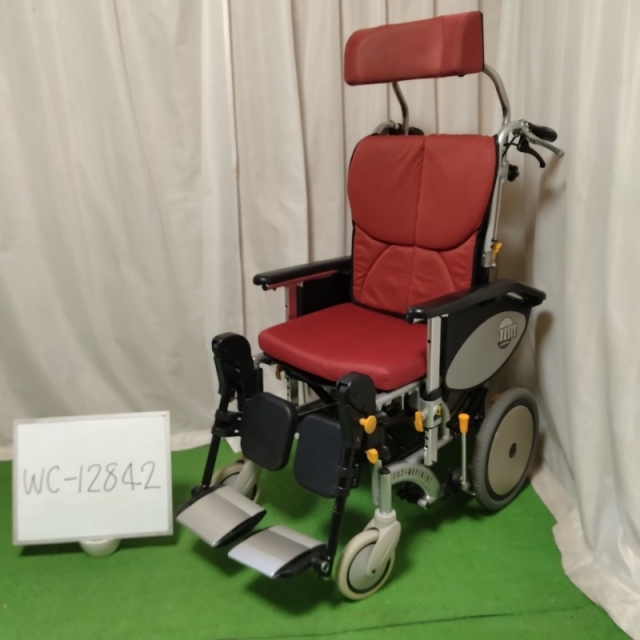 リクライニングタイプの車椅子