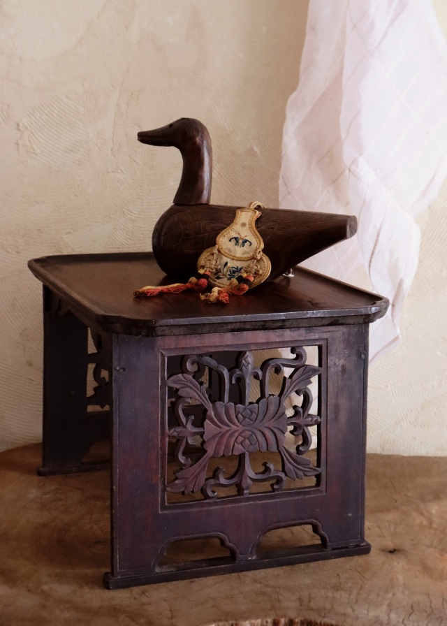 朝鮮李朝中国木製小さな踏み台肘掛花台スツール古民具骨董