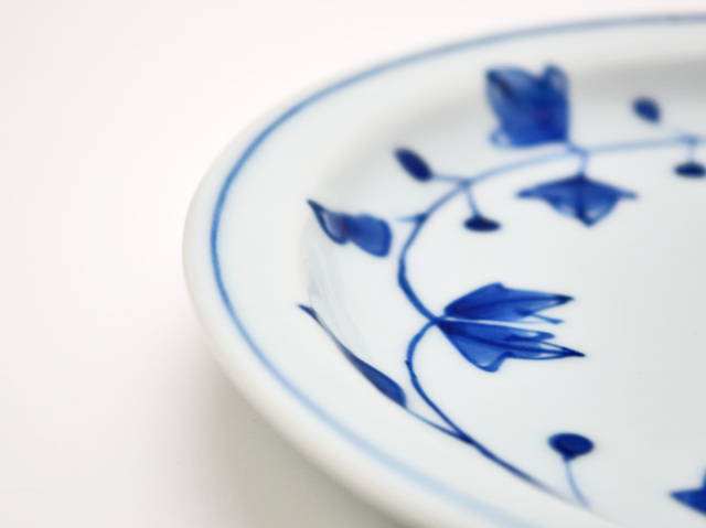 唐草帆船小判プレート しん窯 青花