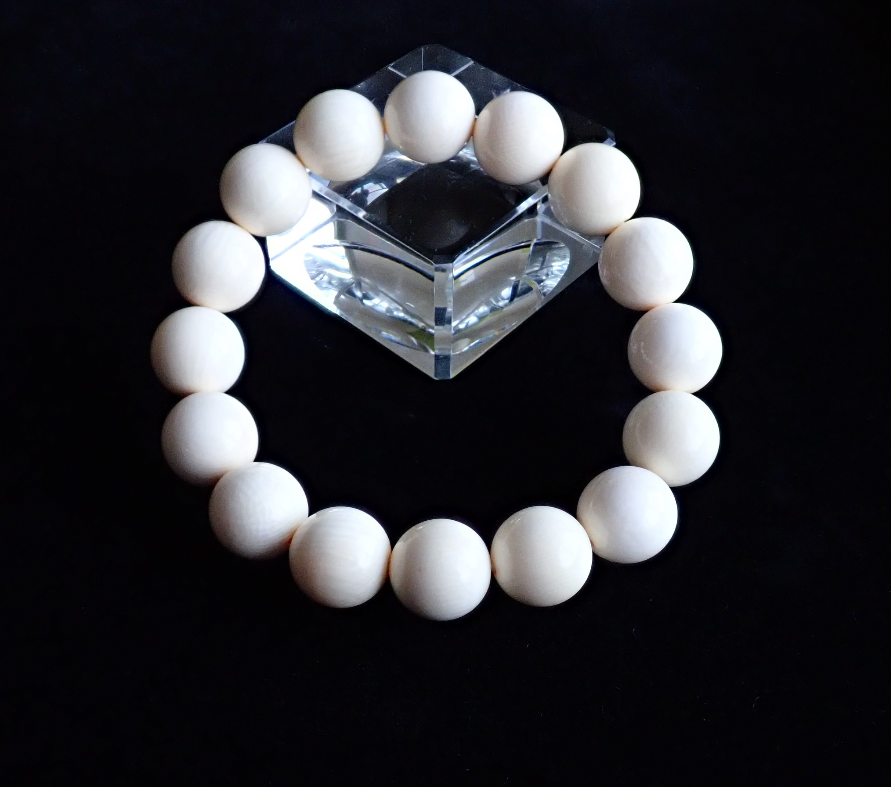 天然素材 白材 マンモス 重量700g 加工用素材用 中古品 。 天然素材 白