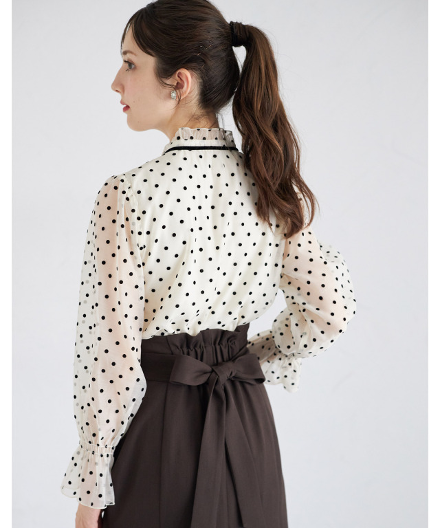 ベロアリボン付きフロッキードットブラウス