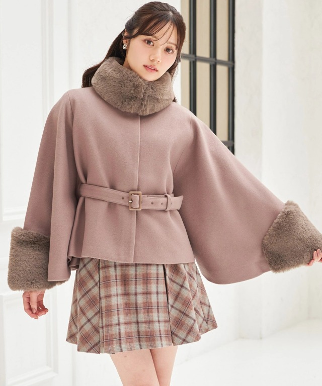 2WAYファー＆ベルト付きケープライクコート