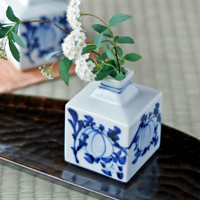 砥部焼の和食器 梅山窯の花器 【砥部工房 からくさ】