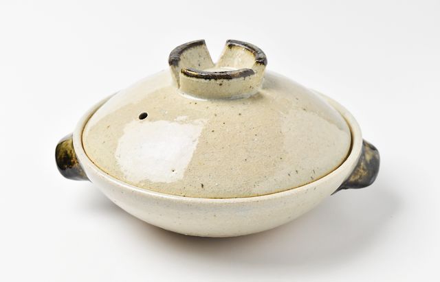 伊賀焼土楽 蓋付黒鍋6寸（縄手） ｜ 暮らしのうつわ花田 和食器 通販