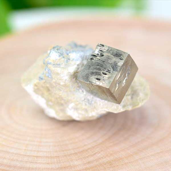 クラスター 原石 水晶 アメジスト パイライトなど｜株式会社オンビル