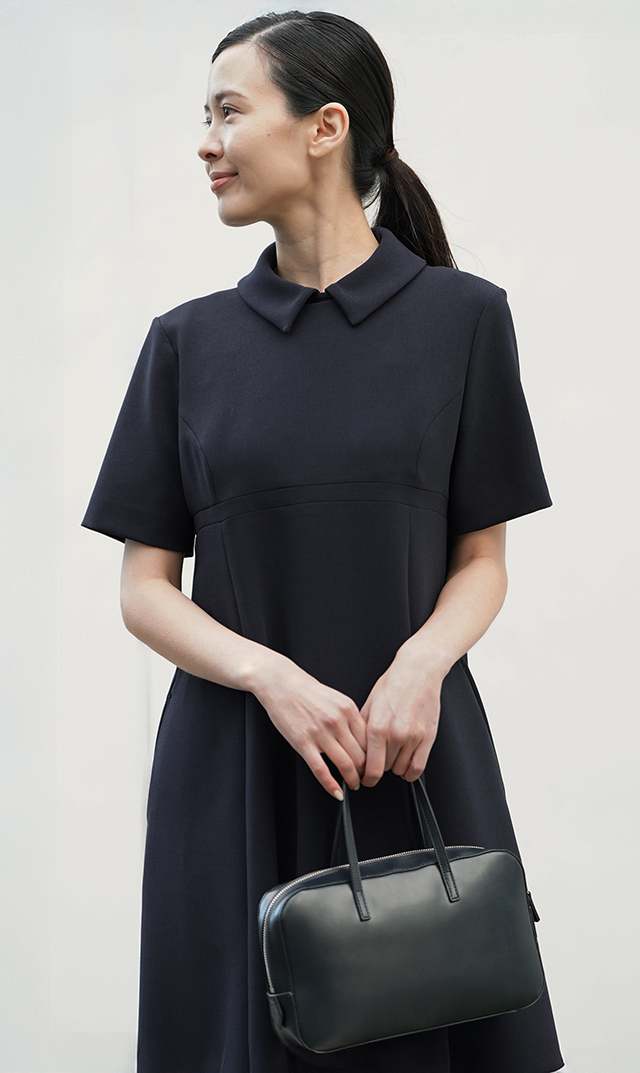 ヤーキ(YAHKI)】VIRINA別注カラー スクエアハンドバッグ（ネイビー）