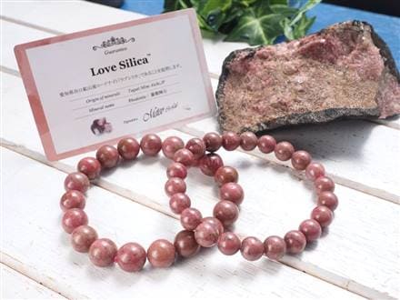 ☆数量限定!!濃色タイプ☆希少!!憧れの純国産石☆薔薇輝石と水晶の混合