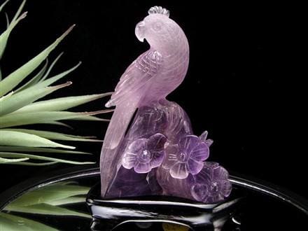 ☆優雅な佇まいの守護鳥☆美しきラベンダーカラーの彫刻美☆花咲く幸運