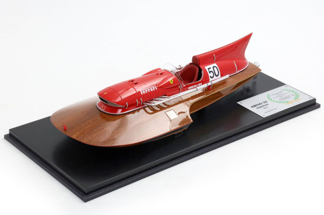 予約商品 ** BBR FER002 1/18 Timossi Ferrari Arno XI 1953 motorboat