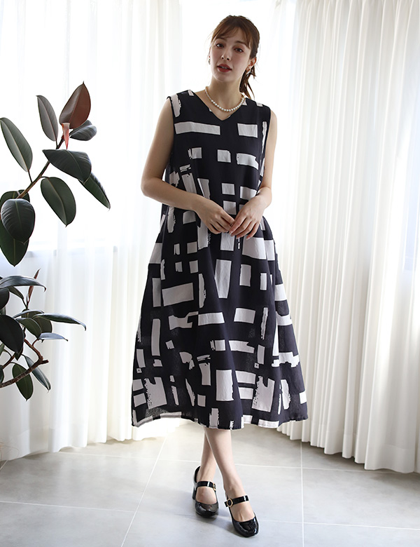幾何学モノトーンロングワンピース(KY-5156)