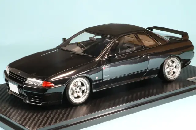 イグニッションモデル 1/18 ニッサン スカイライン GT-R (R32