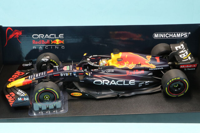 ミニチャンプス 1/18 レッドブル RB18 マックス フェルスタッペン