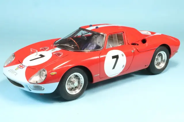 CMC 1/18 フェラーリ 250 LM Reims 12h 1964 No.8 5909,Surtees