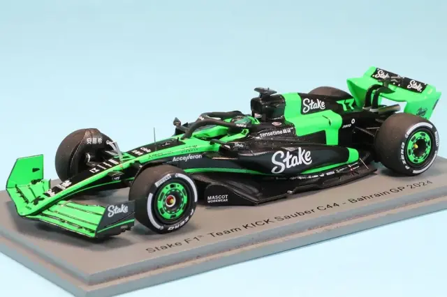 Renault F1カー 1/18 スケール Renault F1カー 1/18 スケール Renault