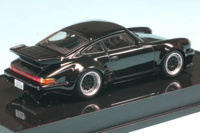 オートアート 1/64 ポルシェ 911 (930) ターボ 「湾岸ミッドナイト