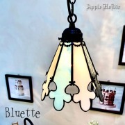 ウィッチーズキッチンの家具 照明 カラフル