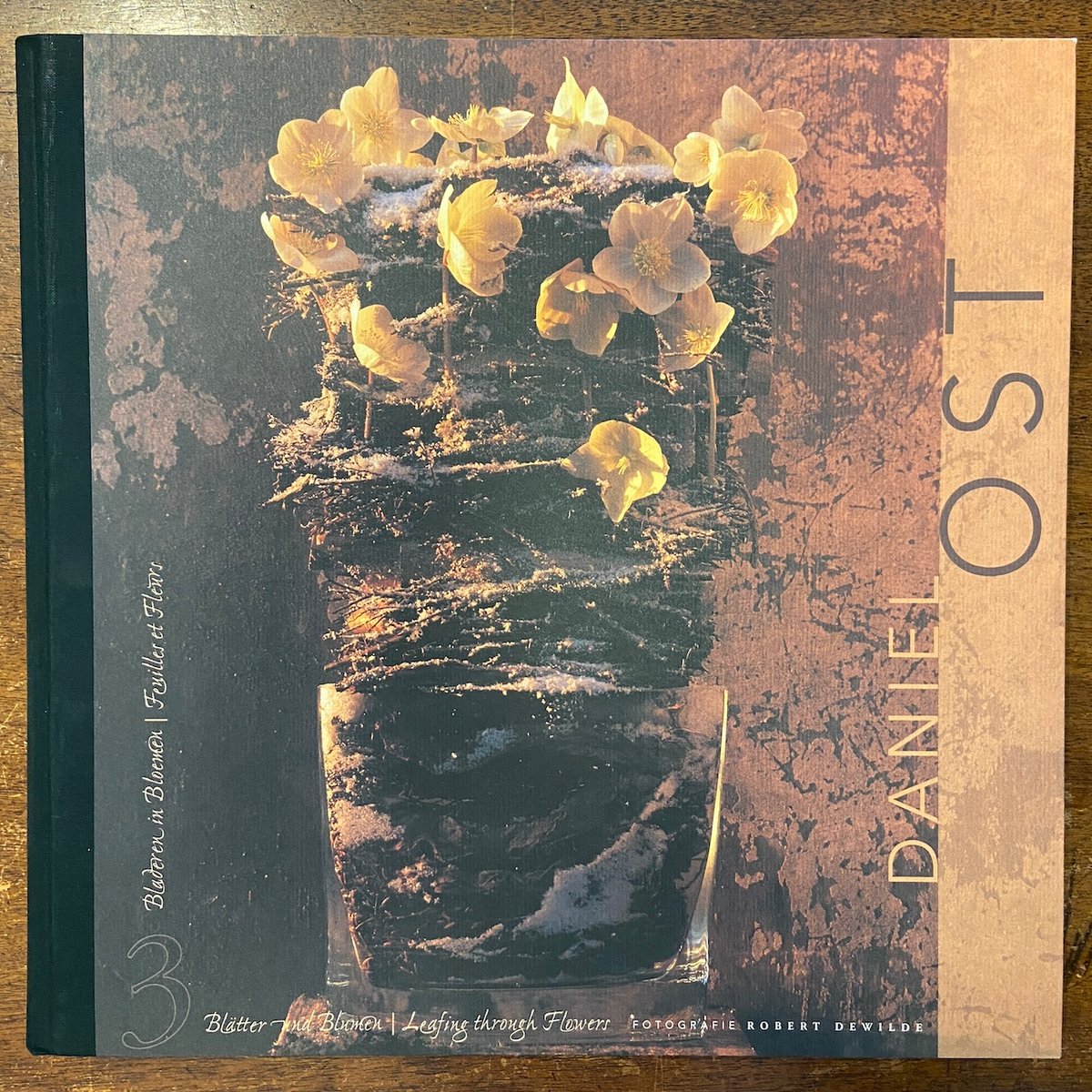 Leafing throuth Flowers」DANIEL OST | Frobergue