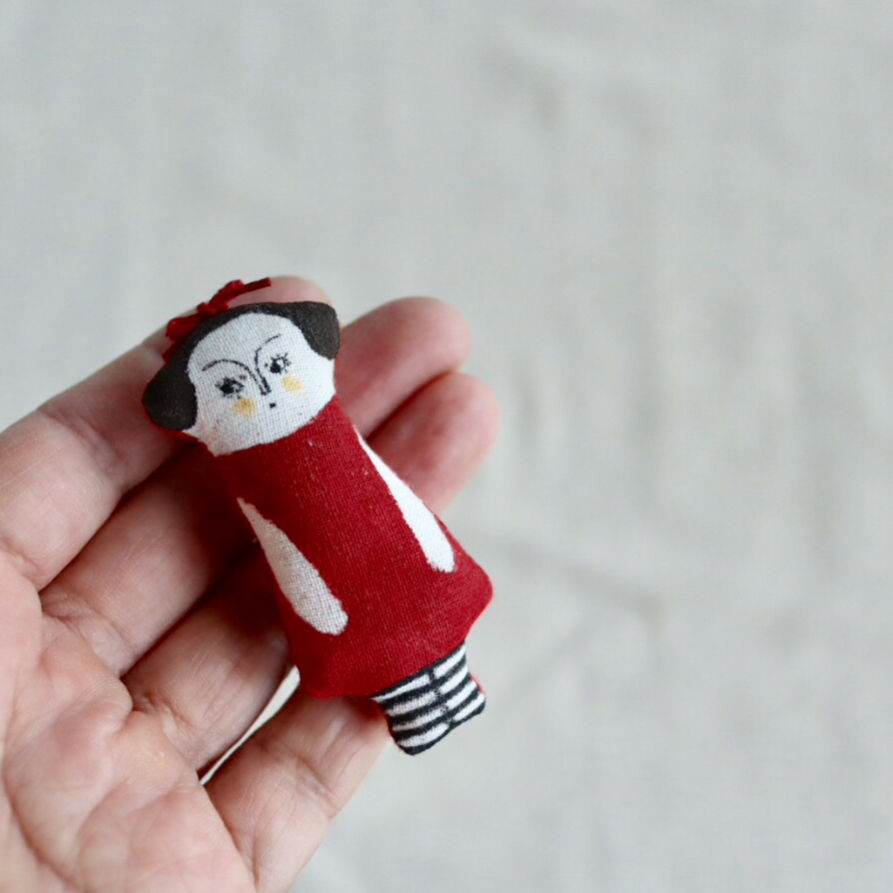 フランソワーズちゃんminiブローチ（レッド） | le sac. online shop