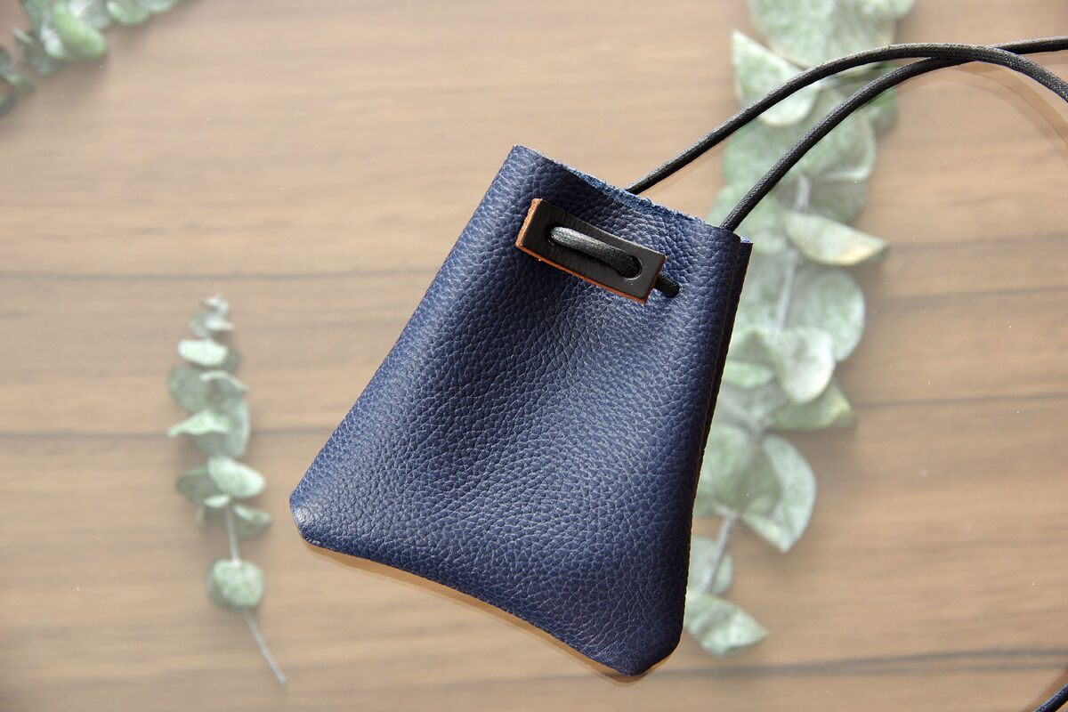 LIONA》レザーネックポーチ 《5colors》 | KIKUCHI LEATHER