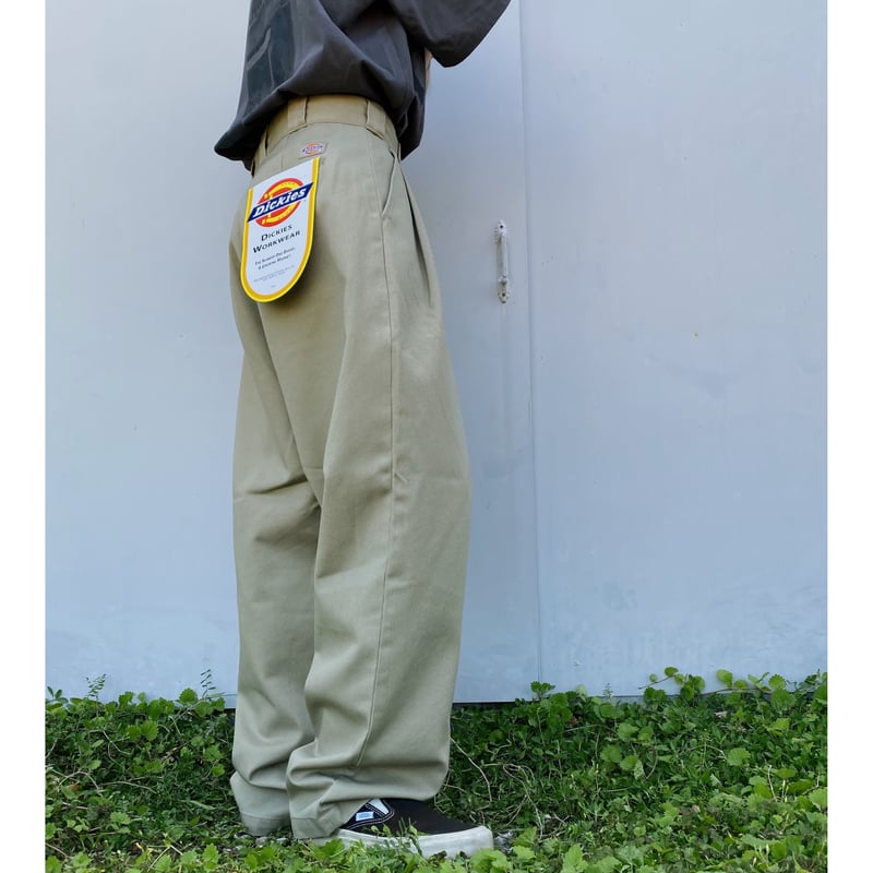 HOLIDAY「DICKIES 2TUCK PANTS 」beige. | gouter le