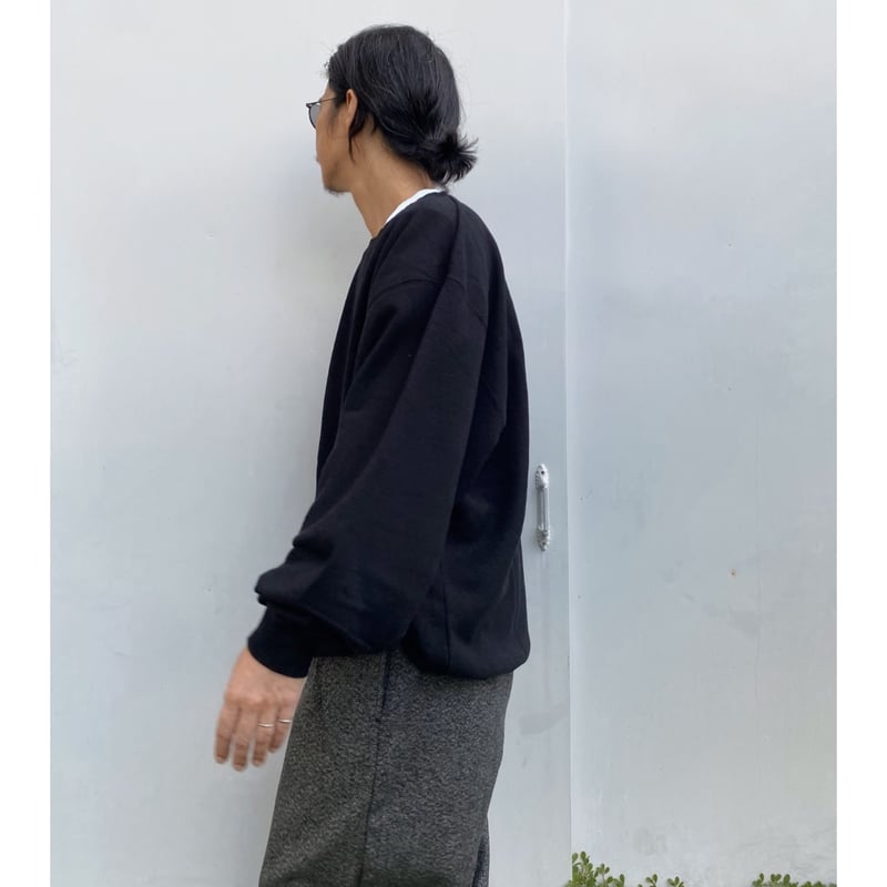 COMFORTABLE REASON「Boucle Logo Sweat」black. | g