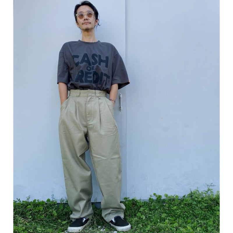 HOLIDAY「DICKIES 2TUCK PANTS 」beige. | gouter le