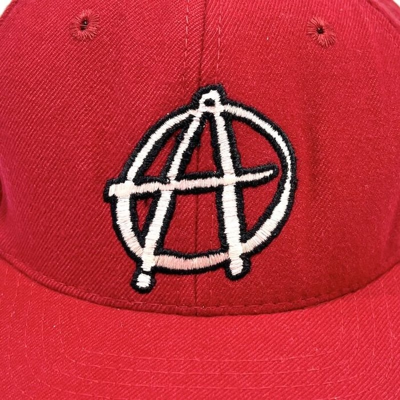 USED】90'S ANARCHIC ADJUSTMENT 6-PANEL CAP RED