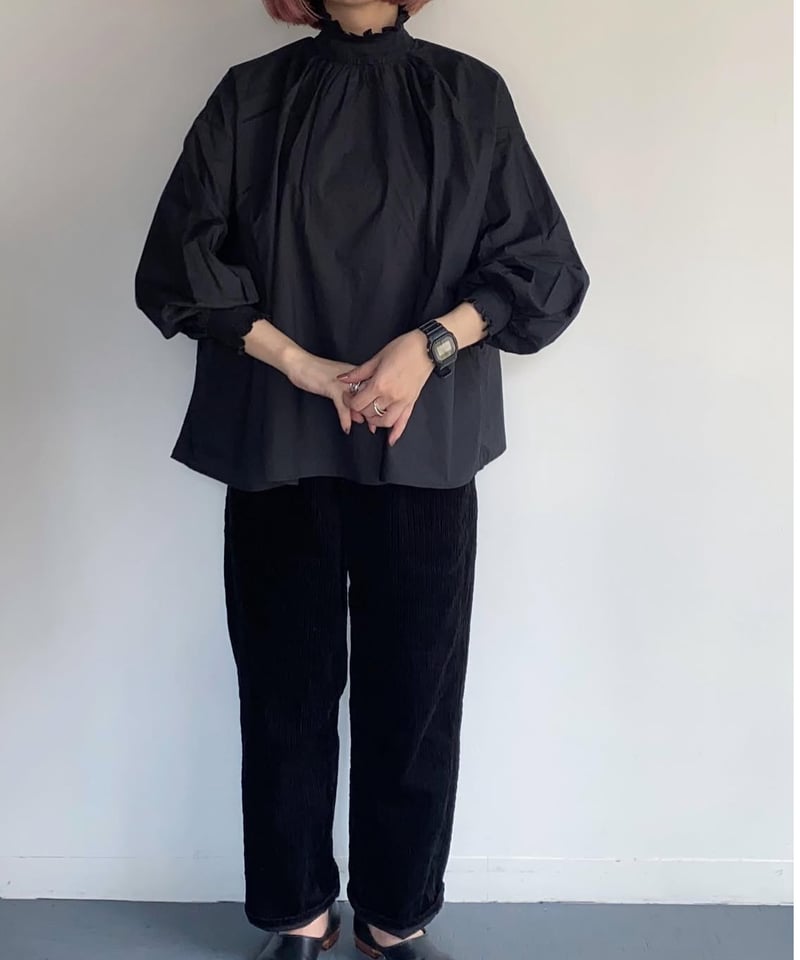 UT244BL023 モックネックシャーリングブラウス | GALERIE TISSU OSAKA