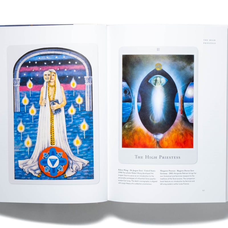 Tarot. The Library of Esoterica | Art Book Isku