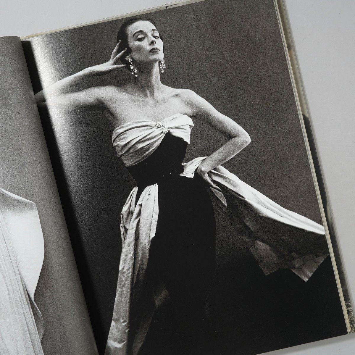 Richard Avedon Photographs 1947-1977 / Richard
