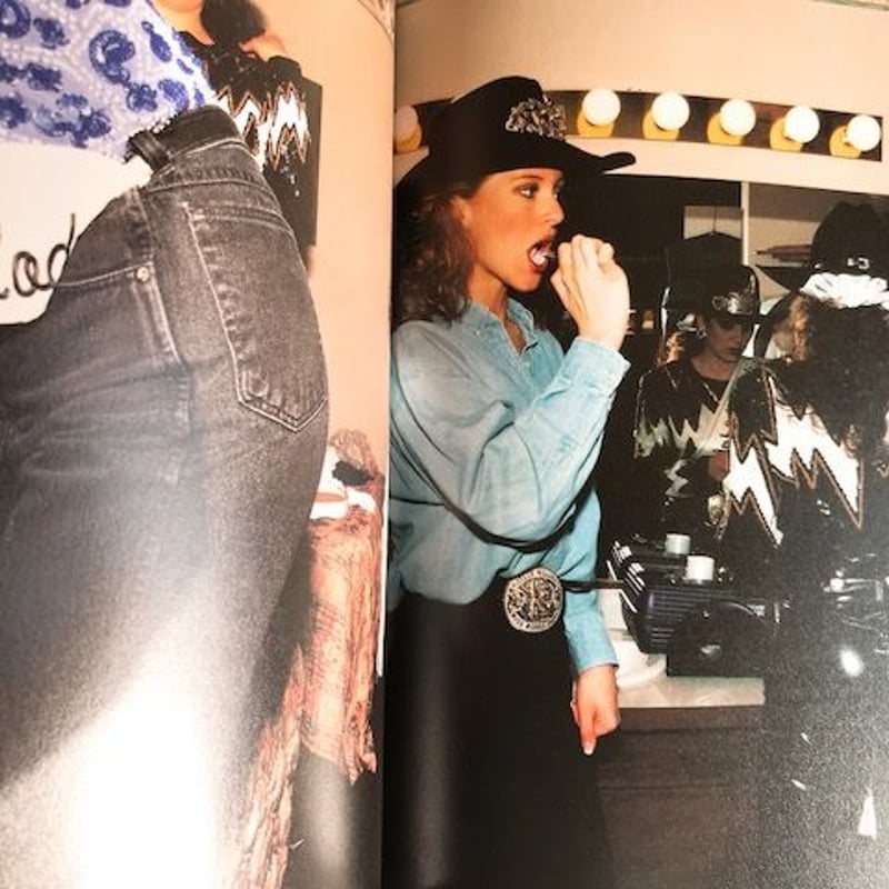 LISA EISNER RODEO GIRL | BOOKNERD