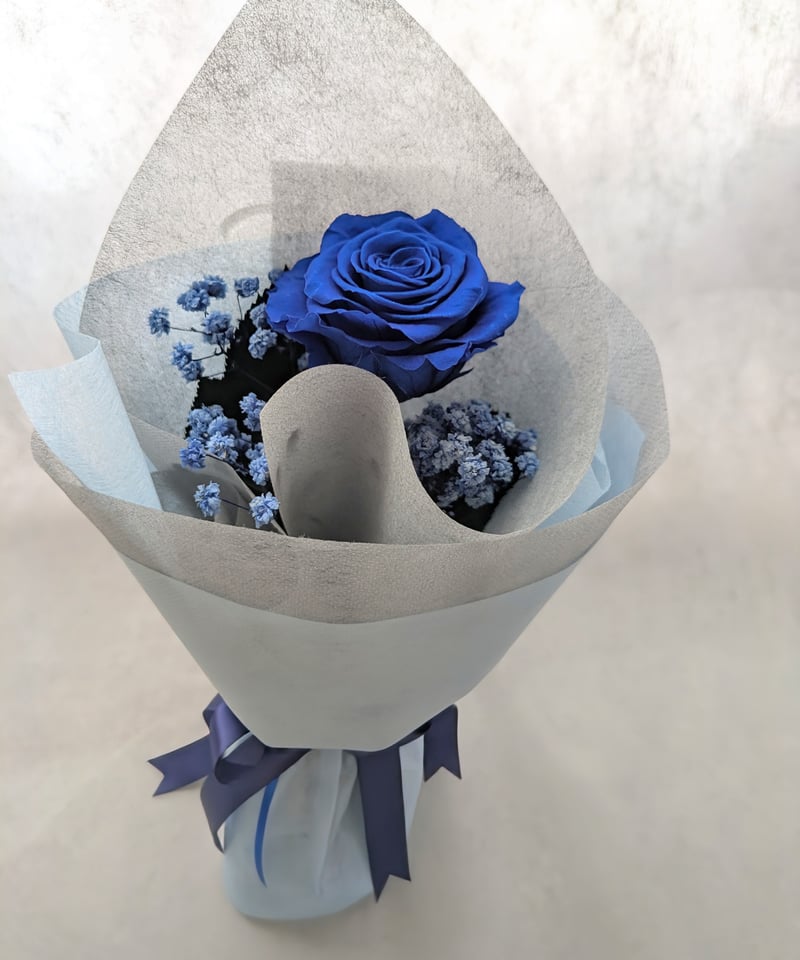 プリザーブドフラワー／青薔薇とブルーカスミ草の一輪ラッピング
