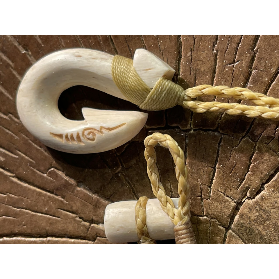 ボーンカービング鯨骨HOOKネックレスWB-308 | Ocean's Bone Carvings