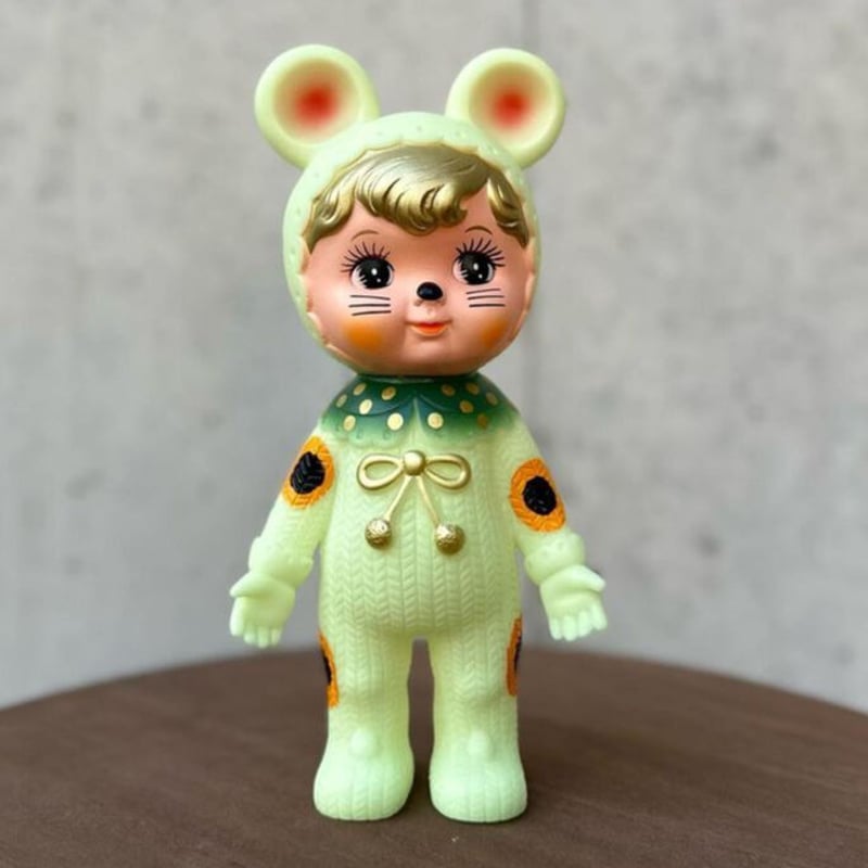 蓄光招き猫 チャーミーちゃん | sweetfish