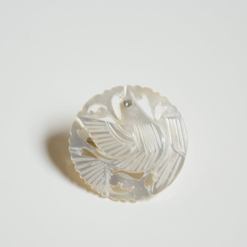 ベツレヘムパール 白蝶貝 マザーオブパール 鳩 ミニブローチ