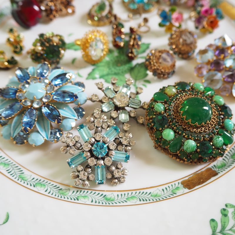 AUSTRIAオーストリア 製 グリーンガラス ラインストーン フィリグリー