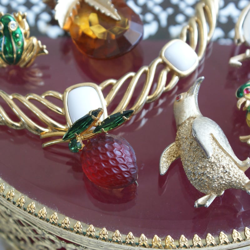 AUSTRIAオーストリア 製 ストロベリー いちご ガラスラインストーン