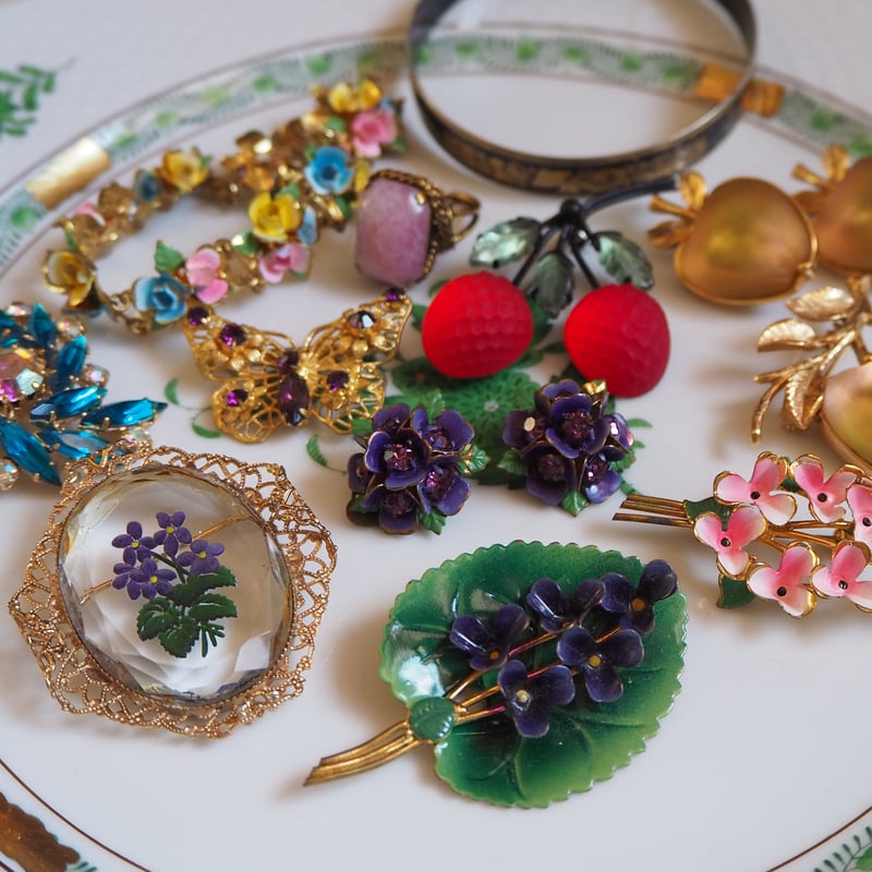 AUSTRIAオーストリア 製 ガラス ストロベリー いちご ブローチ