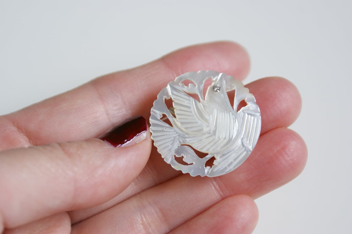 ベツレヘムパール 白蝶貝 マザーオブパール 鳩 ミニブローチ