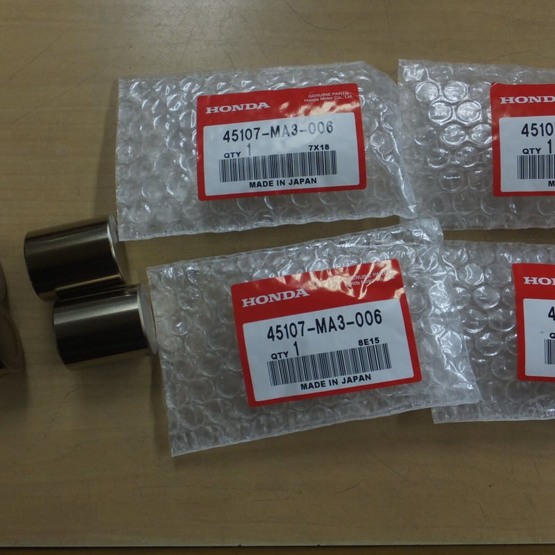 ♪CBR400F（NC17）/フロントブレーキキャリパー/ピストン/左右分1台分