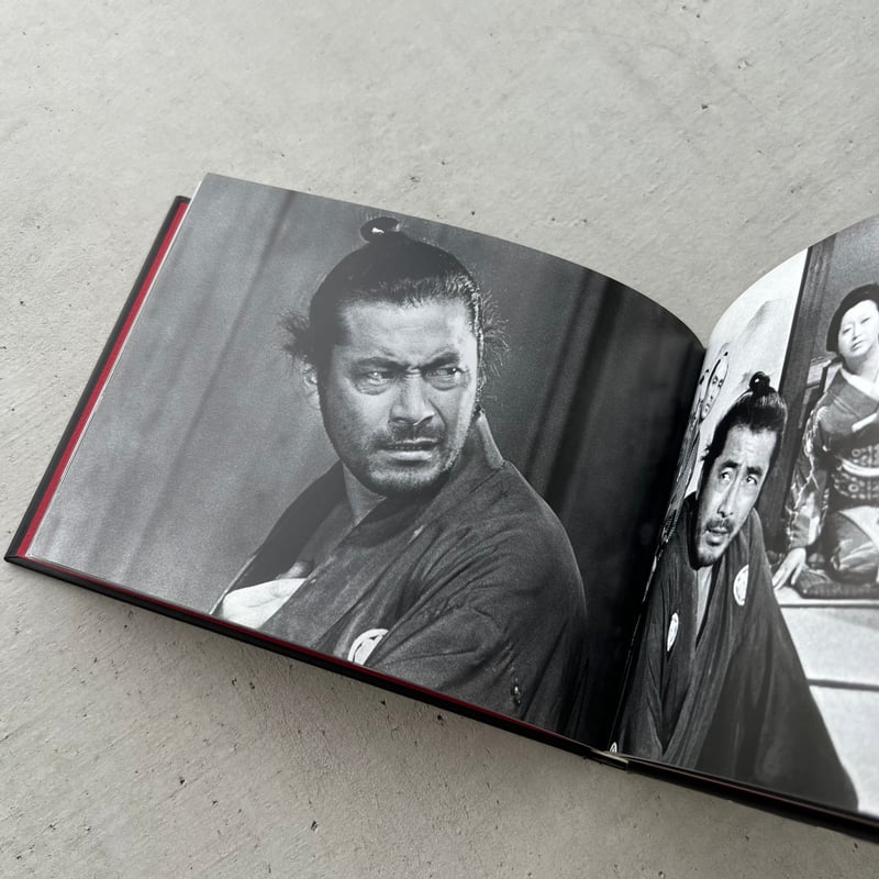 AKIRA KUROSAWA THE MASTERWORKS 黒澤明監督作品 愛蔵写真集 |