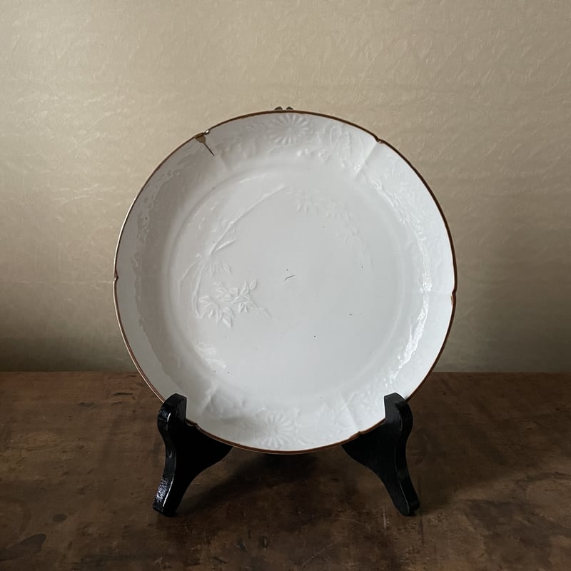 古伊万里 白磁陽刻皿(柿右衛門様式) A / 江戸時代 | フルミナ