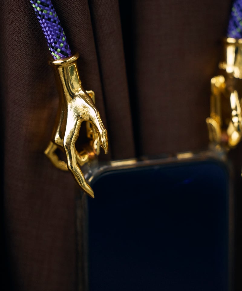 惹きずり込まれる運命のスマホストラップ | ha | za | ma