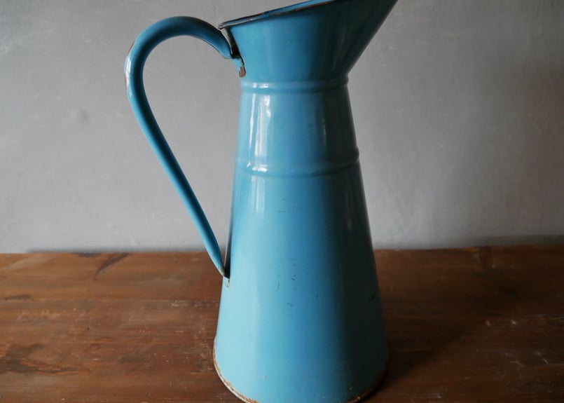 綺麗なブルーのホーロー ピッチャー 水差し ピシェ フランス