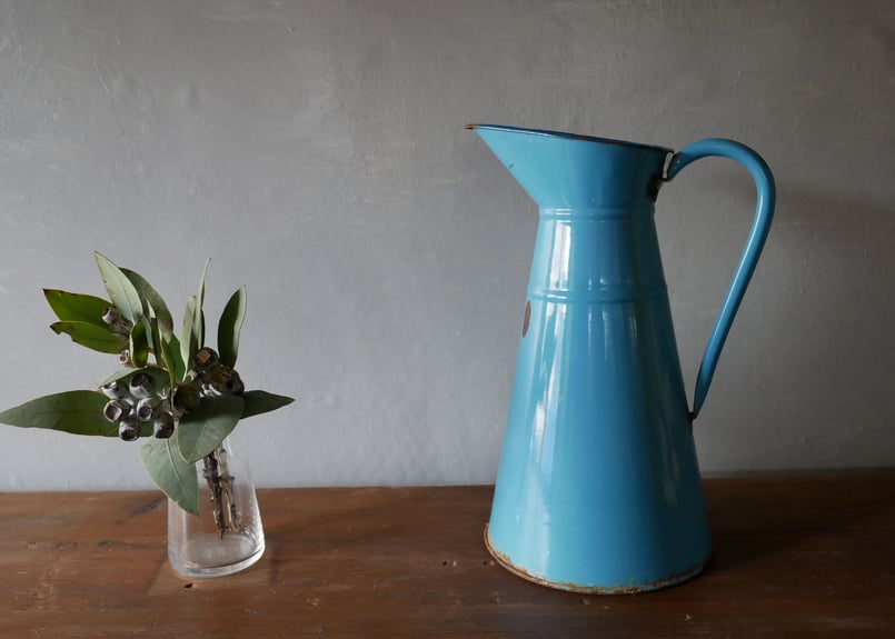 綺麗なブルーのホーロー ピッチャー 水差し ピシェ フランス
