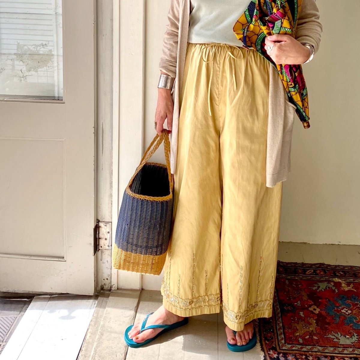 TOWAVASE / シルク刺繍パンツ | Pili ON LINE