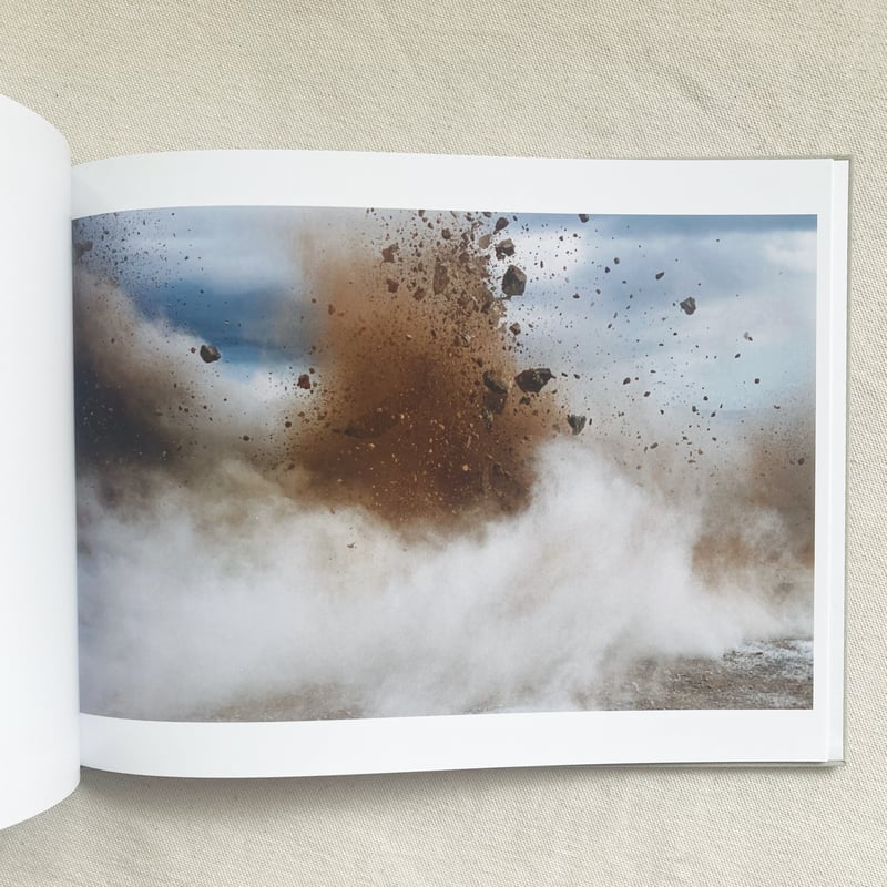 畠山直哉｜A BIRD BLAST #130 | 曲線